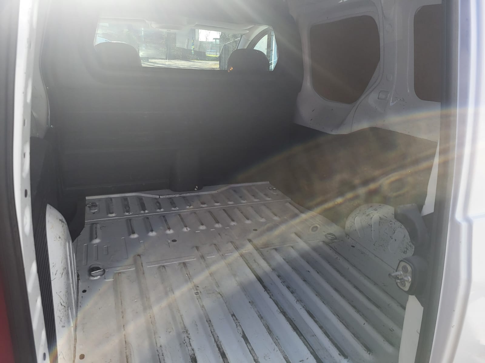 
								PEUGEOT PARTNER full									