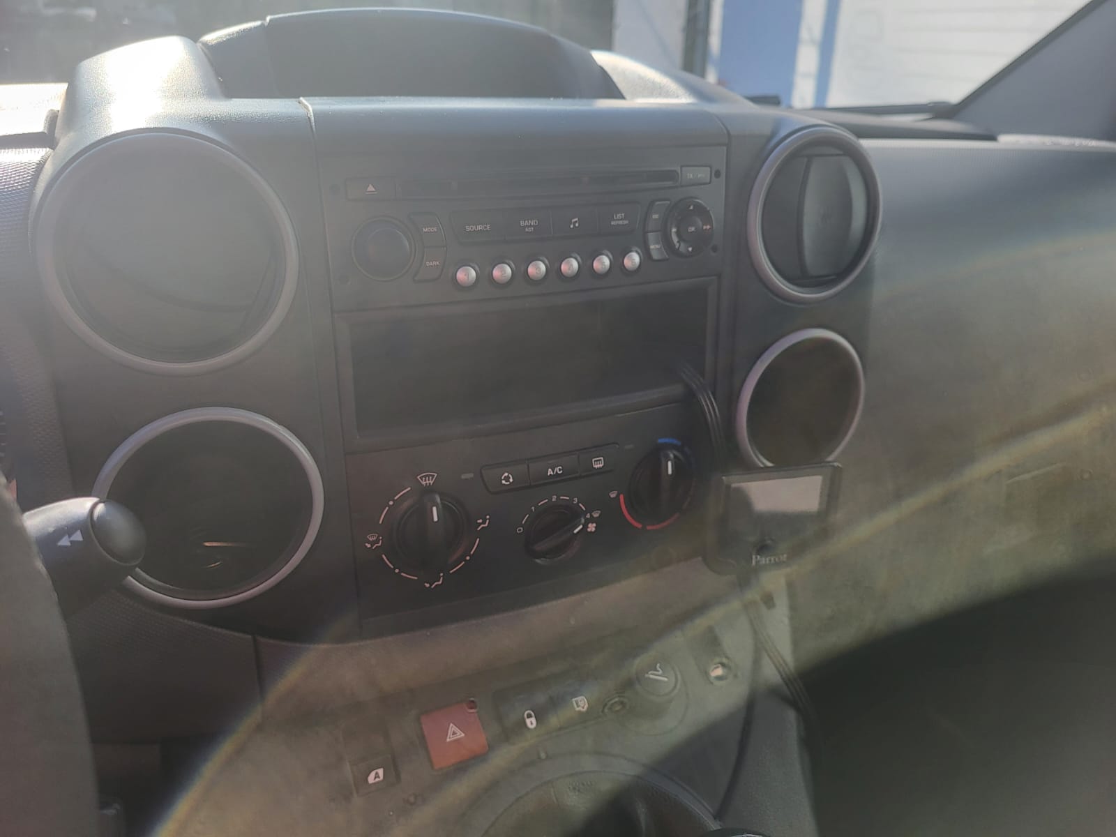 
								PEUGEOT PARTNER full									