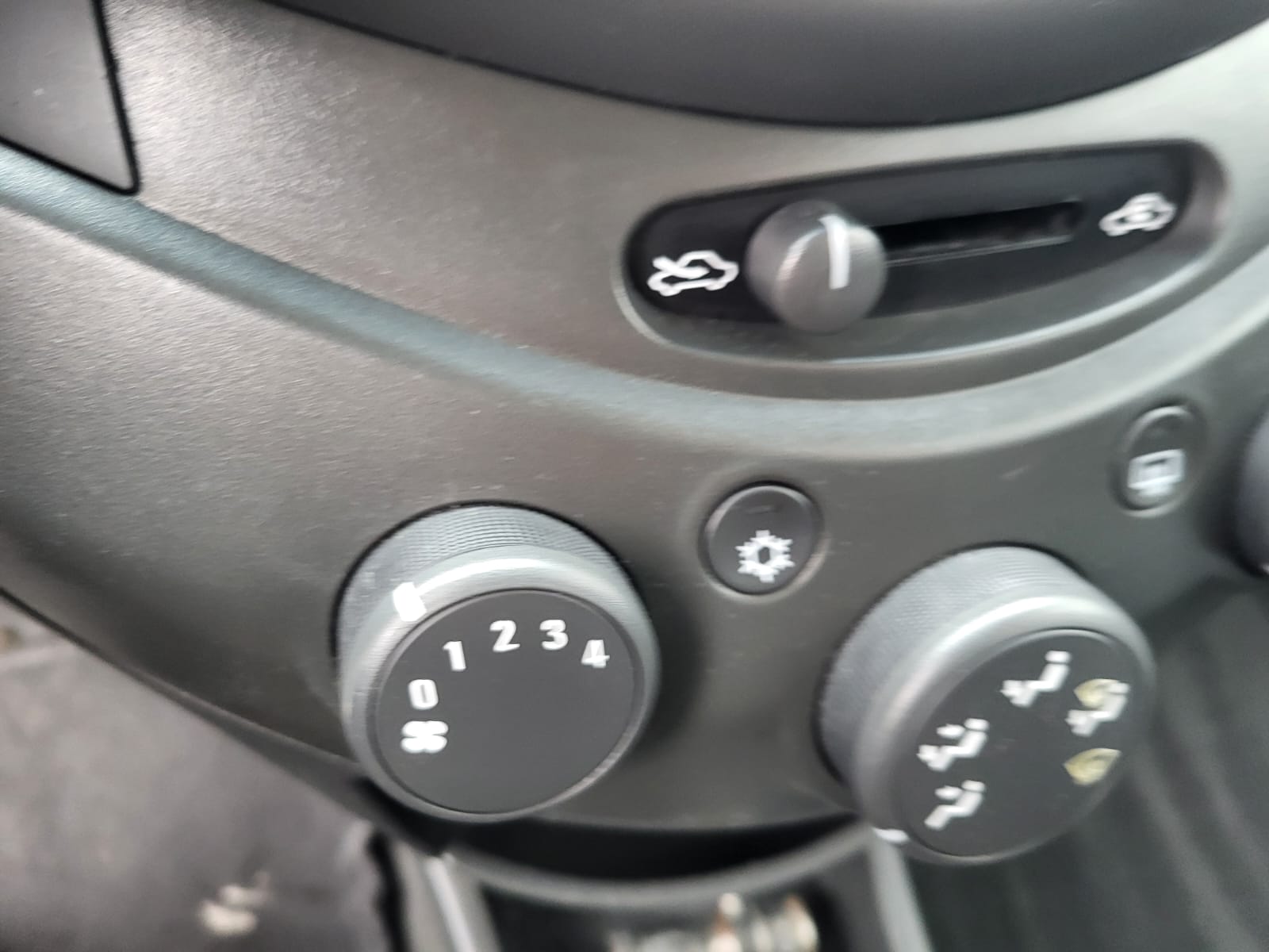 
								Chevrolet Spark full									