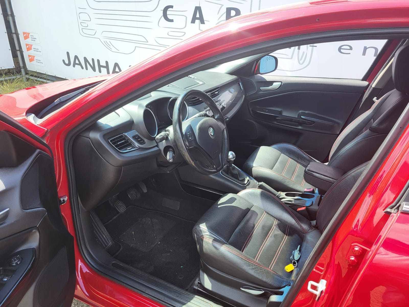 
								Afla Romeo GIULIETTA full									