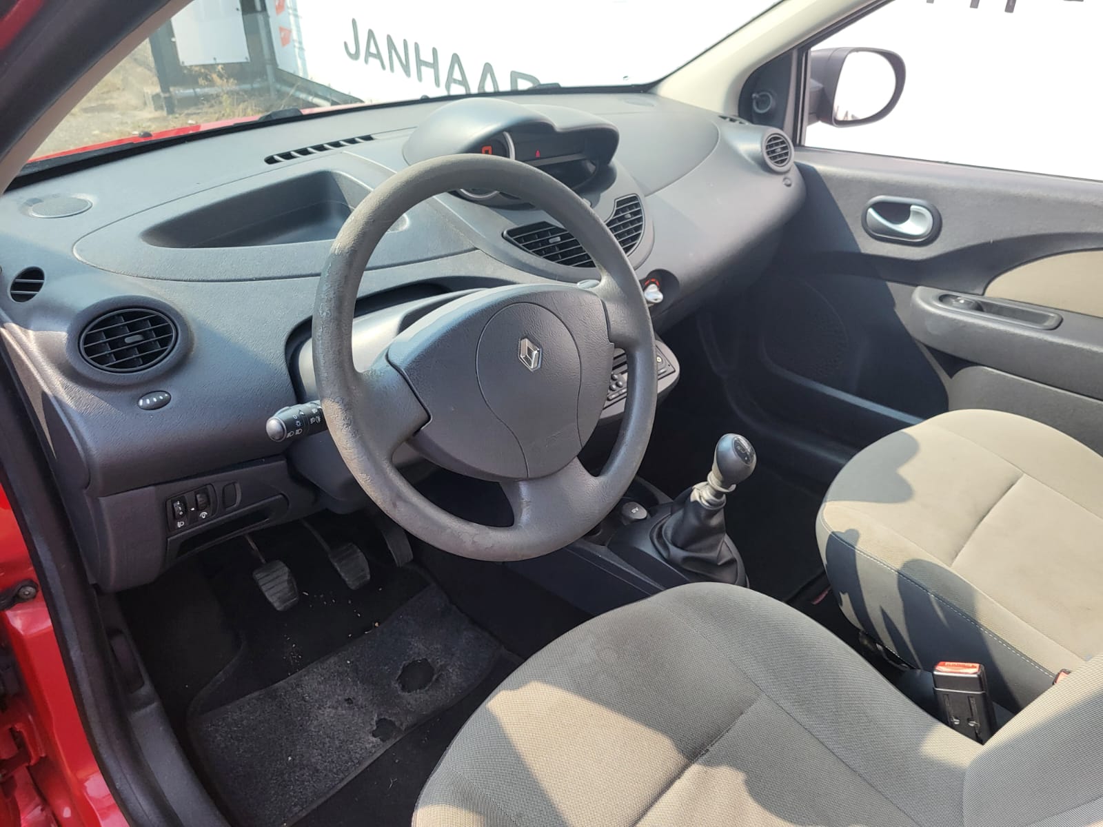 
								Renault Twingo full									